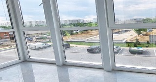 Панорамное остекление балкона Кушва цена от 11 тыс. руб. м/п.