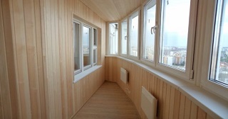 Отделка, остекление, утепление балконов в Кушве от 205 руб. м/2.